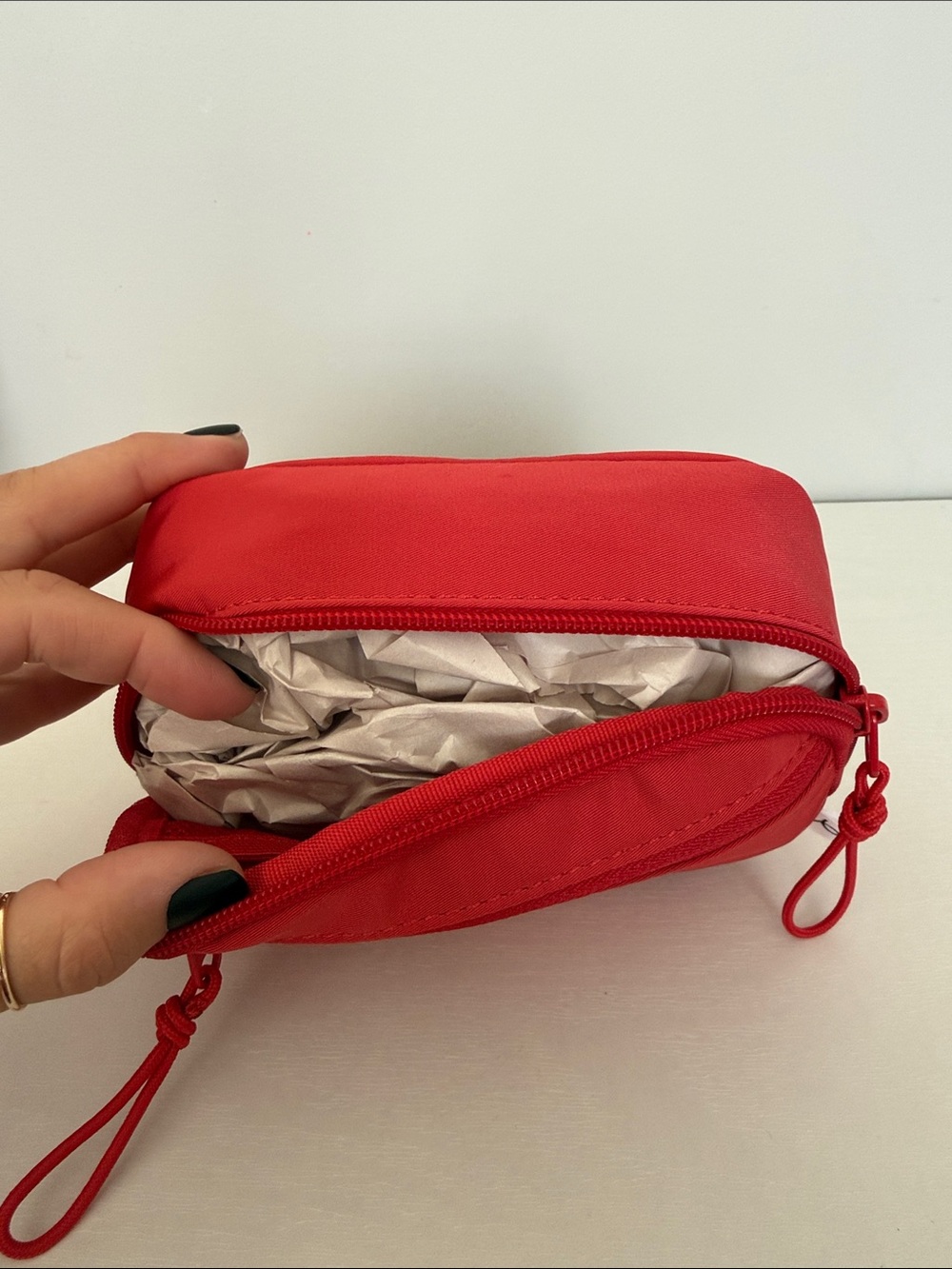 NWT - art class Red Nylon Crossbody Bag with Strap - Picture 4 of 5